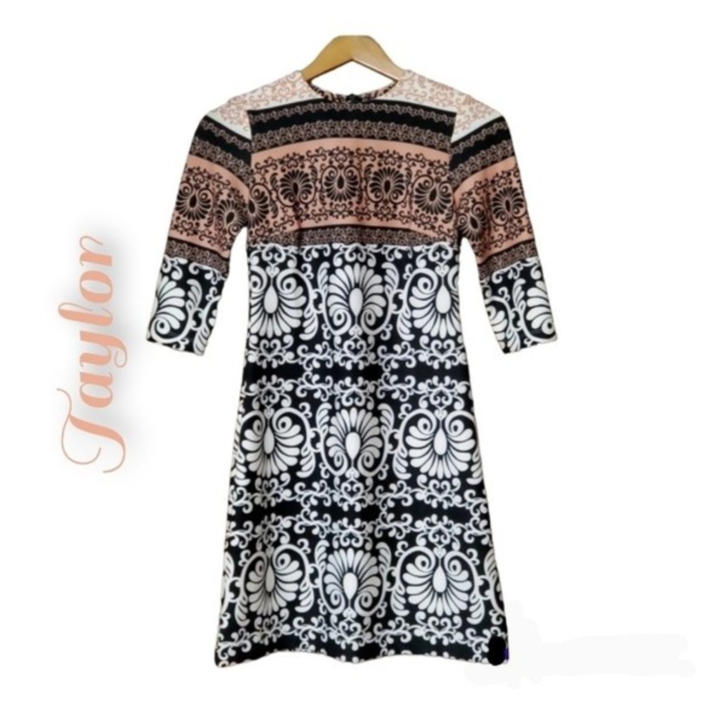 NWOT Taylor Sz0 Half Sleeve Knee Length Printed Pieced Lined Dress